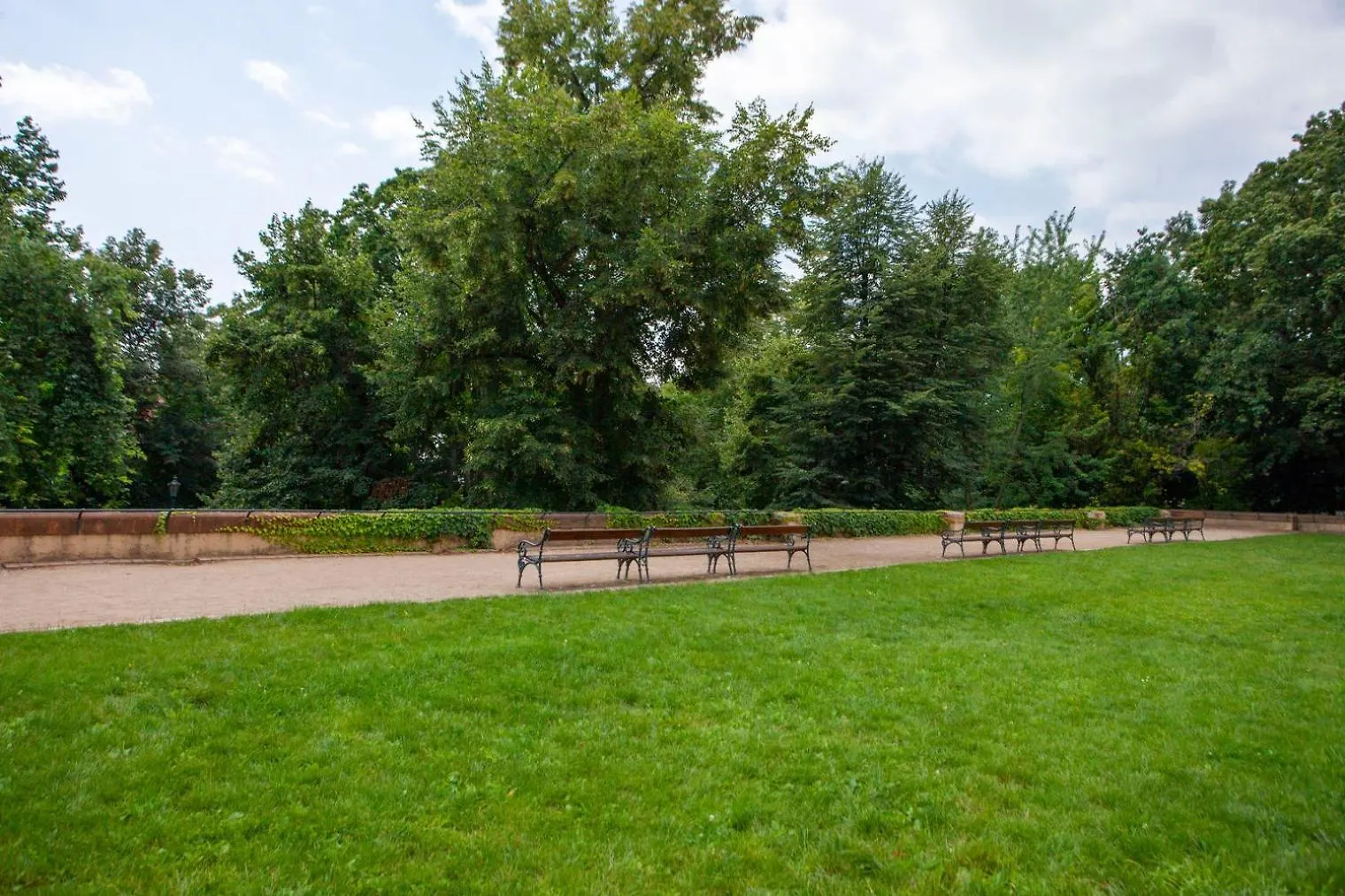 Blueground Vrsovice Private Terrace Equipped Prg-4 Daire Prag